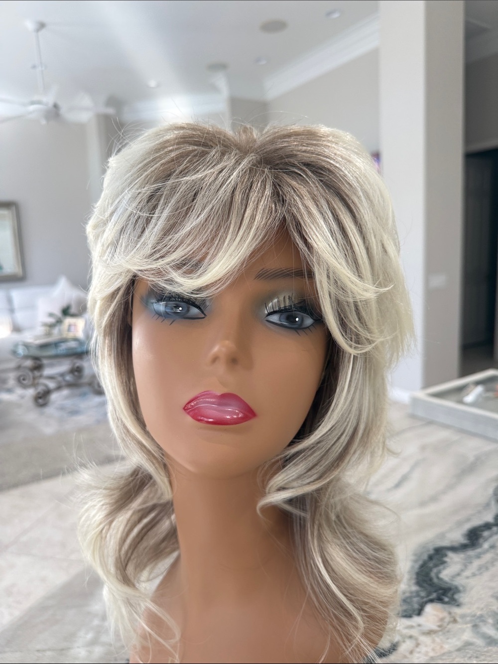 Women's Layered Synthetic Wig - Platinum Blonde with Dark Roots